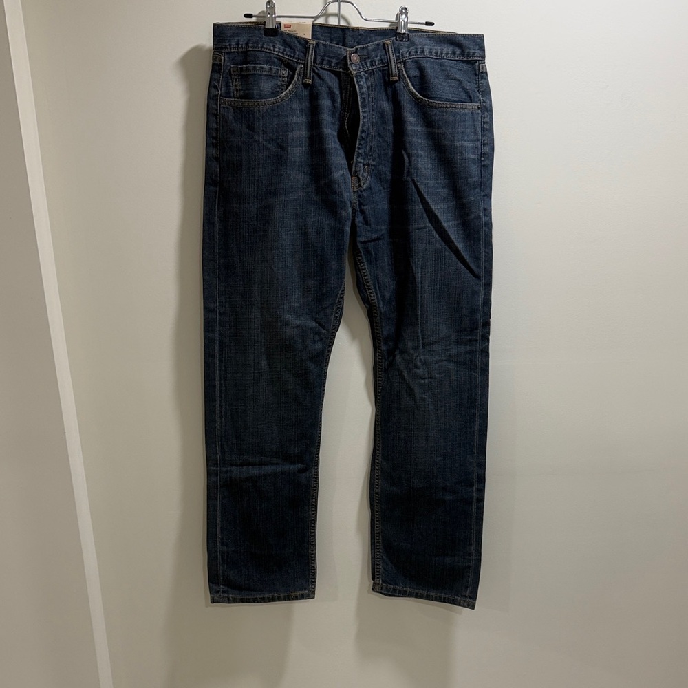 Levis 505 Regular Fit 36x30. New with Tags!